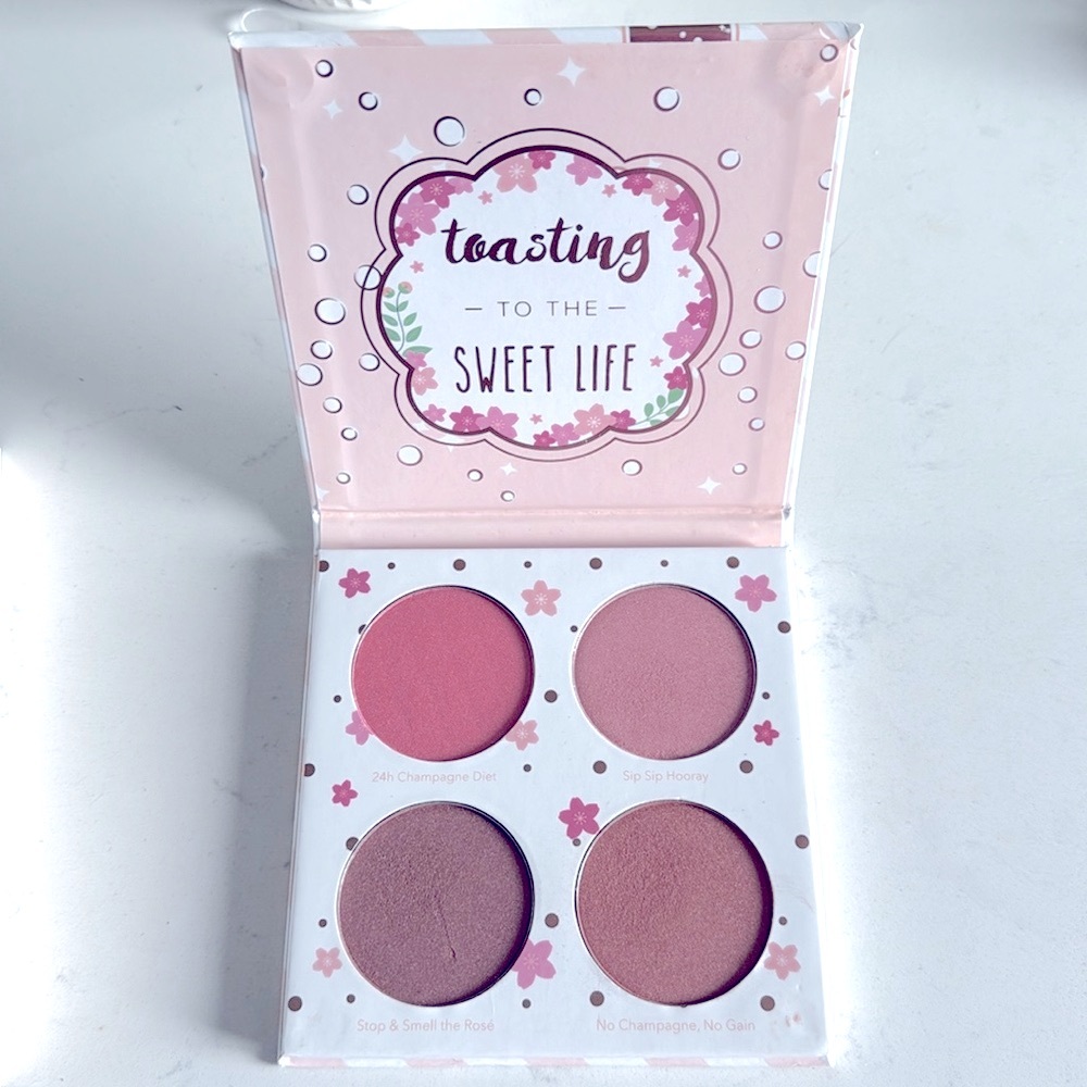 NEW Beauty Bakerie Cotton Candy Champagne Blushlighter Palette